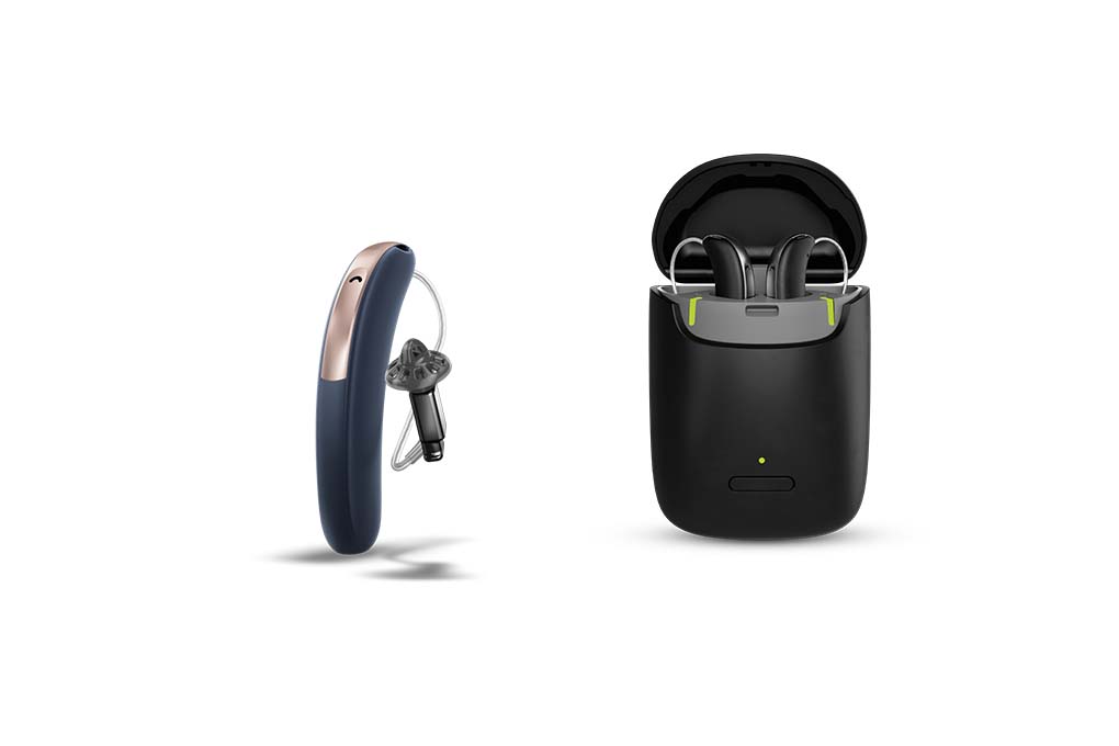 SR Li 7 Slim-RIC hearing aid with charger